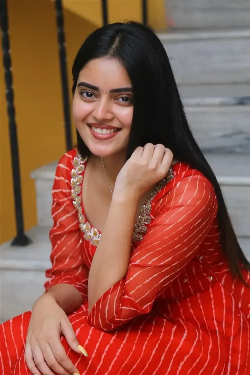 Actress Kushitha Kallapu at Neethone Nenu Movie Press Meet